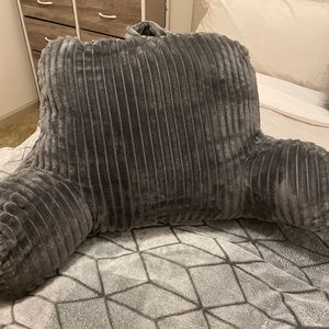 Back rest pillow